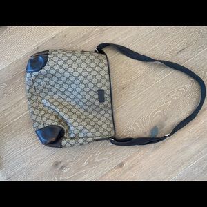 Gucci bag for sale !
